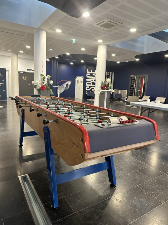 Location baby-foot Bonzini géant 8 joueurs à la journée